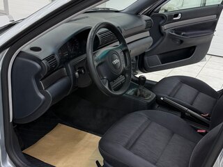 1998 Audi A4 I (B5), серебристый, 620000 рублей, вид 4
