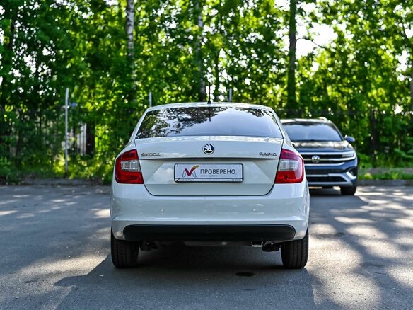 2014 Skoda Rapid I, белый - вид 3