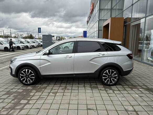 2026 Lada (ВАЗ) Vesta SW Cross I Рестайлинг (NG), серебристый, 2043000 рублей - вид 2