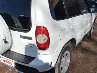 2011 Chevrolet Niva I Рестайлинг, белый, 520000 рублей, вид 4