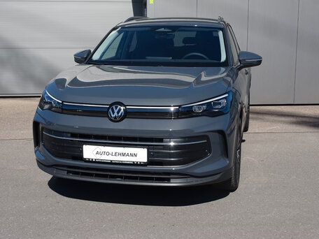 2026 Volkswagen Tiguan III, серый, 5325677 рублей, вид 1