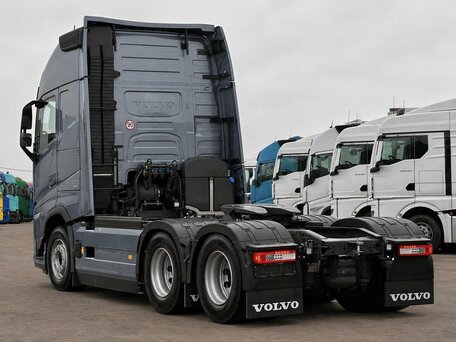 2026 Volvo FH, красный, 22271521 рублей, вид 4