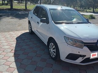 2018 Renault Logan II Рестайлинг, белый, 400000 рублей, вид 2