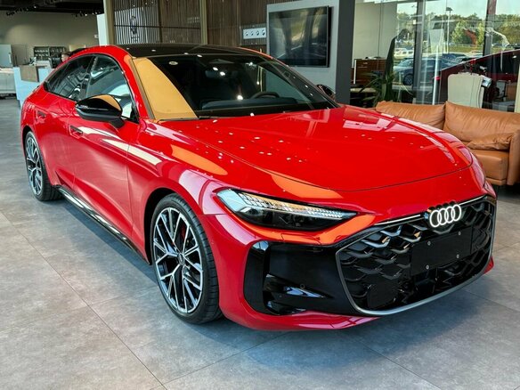 2026 Audi A5 L Sportback III (B10), красный, 6400000 рублей - вид 1