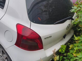 2007 Toyota Yaris II, белый, 430000 рублей, вид 3