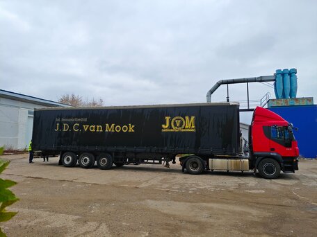 2007 Iveco Stralis, красный, 1700000 рублей, вид 4