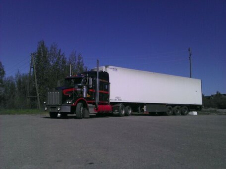 2002 Kenworth T800, чёрный, 3000000 рублей, вид 3