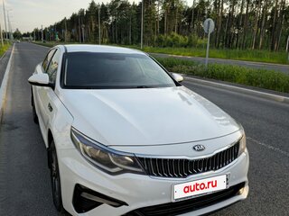 2019 Kia Optima IV Рестайлинг, белый, 1490000 рублей, вид 1