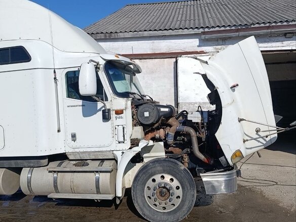 2003 International 9000 Series, белый, 1100000 рублей - вид 5