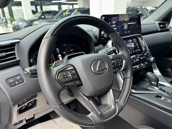 2025 Lexus LX 700h IV, чёрный, 19770000 рублей - вид 17