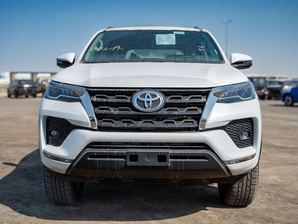 2025 Toyota Fortuner II Рестайлинг, белый, 5780548 рублей - вид 1