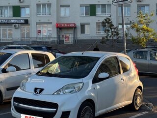 2011 Peugeot 107 I Рестайлинг, белый, 300000 рублей, вид 1