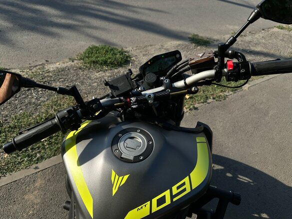 2017 Yamaha MT-09 (FZ-09), серый, 1190000 рублей - вид 7