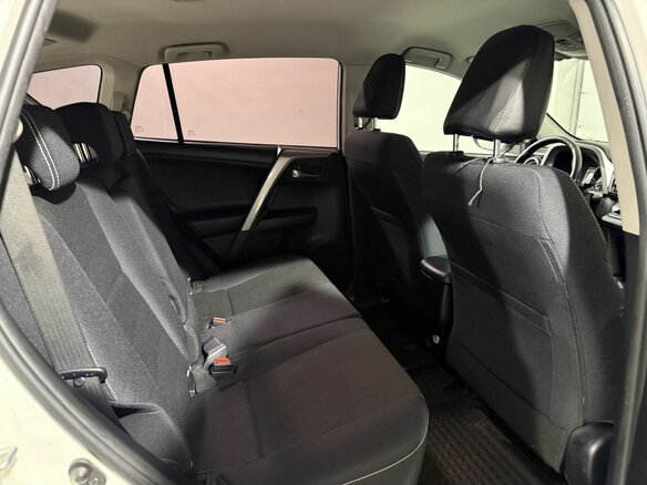 2017 Toyota RAV4 IV (XA40) Рестайлинг, белый - вид 4