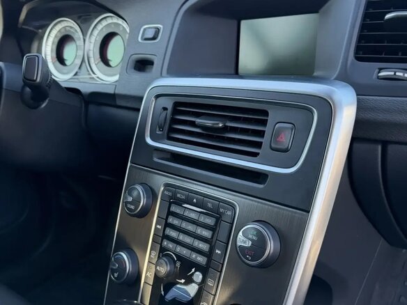 2011 Volvo S60 II, белый, 1150000 рублей - вид 13