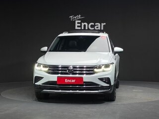 2022 Volkswagen Tiguan II Рестайлинг, белый, 4290000 рублей, вид 2