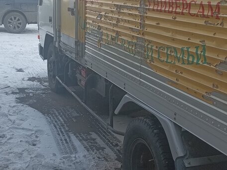 1993 Mitsubishi Delica, серый, 1050000 рублей, вид 1