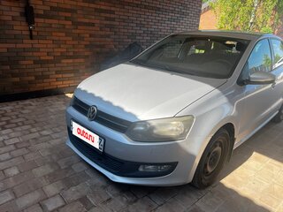 2010 Volkswagen Polo V, серебристый, 700000 рублей, вид 1