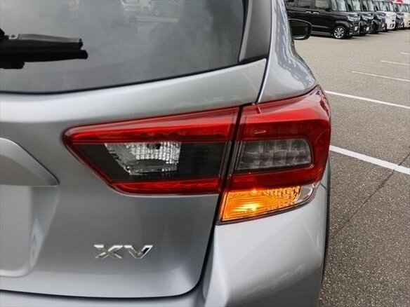 2022 Subaru XV II Рестайлинг, серебристый - вид 17