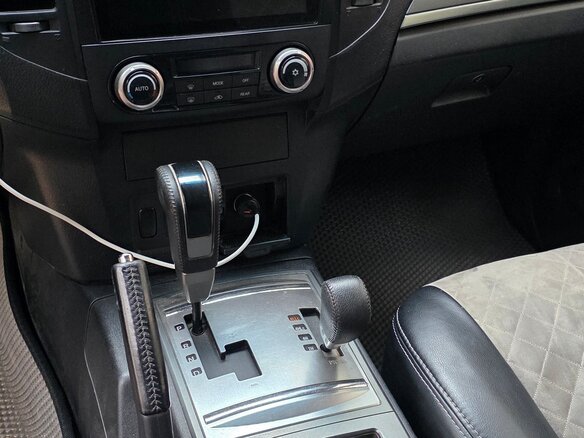 2012 Mitsubishi Pajero IV Рестайлинг 1, чёрный, 1600000 рублей - вид 18