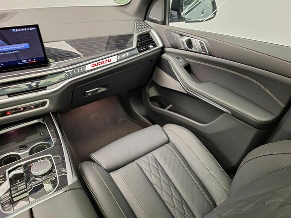 2026 BMW X7 40d I (G07) Рестайлинг, серый - вид 9