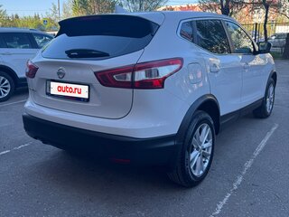 2017 Nissan Qashqai II, белый, 1700000 рублей, вид 2