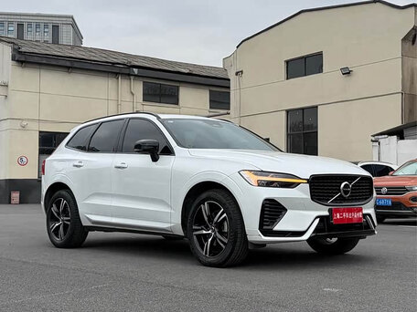 2022 Volvo XC60 II Рестайлинг, белый, 4183304 рублей, вид 3