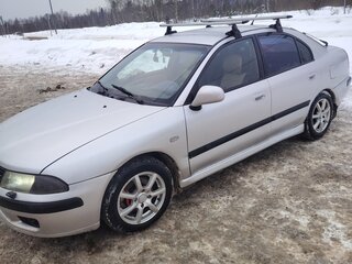 2002 Mitsubishi Carisma I Рестайлинг, серебристый, 240000 рублей, вид 1