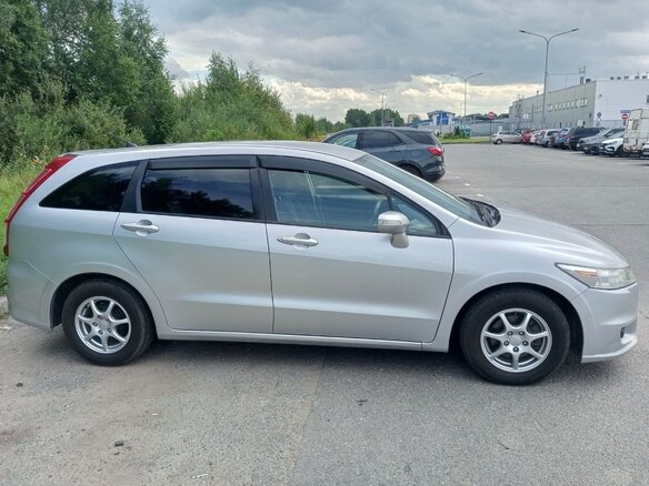 2011 Honda Stream II Рестайлинг, серебристый, 1290000 рублей - вид 5