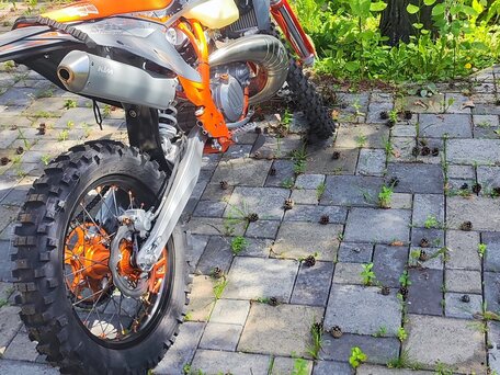 2023 KTM 300 EXC, оранжевый, 1100000 рублей, вид 3