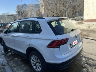 2022 Volkswagen Tiguan II Рестайлинг, белый, 2490000 рублей, вид 4