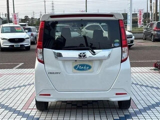 2023 Toyota Roomy I Рестайлинг, белый, 810001 рублей, вид 4