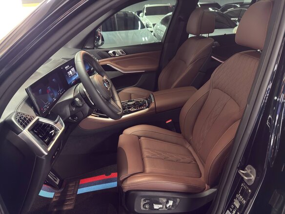 2025 BMW X5 40i IV (G05/G18) Рестайлинг, чёрный, 12050000 рублей - вид 2