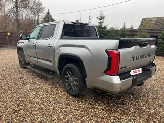 2022 Toyota Tundra CrewMax III, серый, 6500000 рублей, вид 4