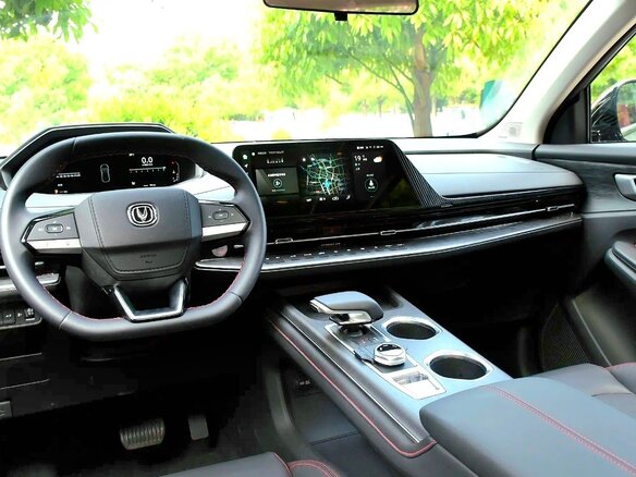 2024 Changan UNI-S I, чёрный, 2399000 рублей - вид 1