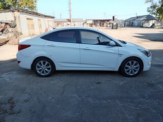 2014 Hyundai Solaris I Рестайлинг, белый, 650000 рублей, вид 5