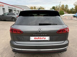 2021 Volkswagen Touareg III, серый, 5790000 рублей, вид 4