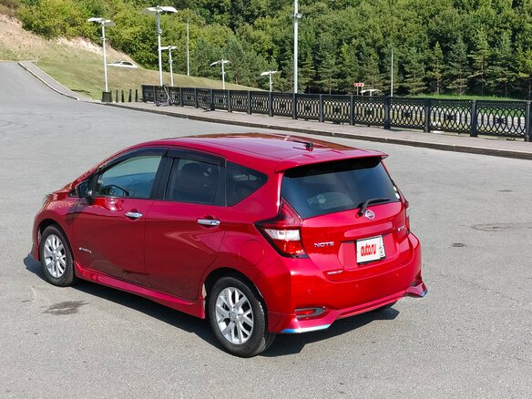 2018 Nissan Note e-Power II Рестайлинг, красный, 1130000 рублей - вид 6