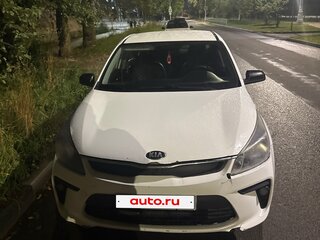 2017 Kia Rio IV, чёрный, 535000 рублей, вид 1
