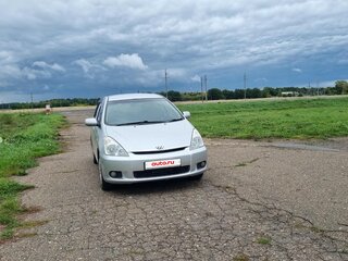 2005 Toyota Wish I, серебристый, 670000 рублей, вид 2