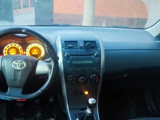 2011 Toyota Corolla X (E140, E150) Рестайлинг, белый, 550000 рублей, вид 4