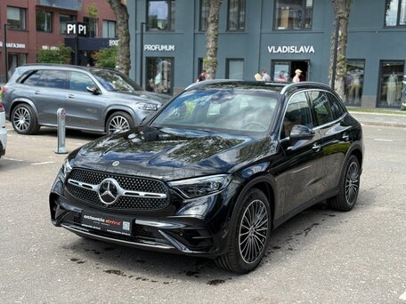 2026 Mercedes-Benz GLC 300 II (X254), чёрный, 7240000 рублей, вид 3