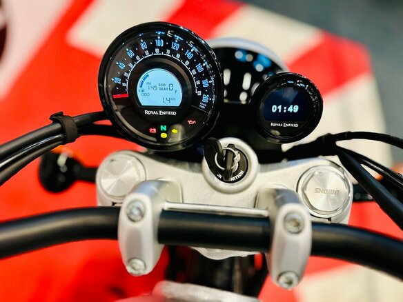 2026 Royal Enfield Super Meteor, серебристый, 773000 рублей - вид 8