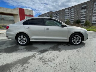 2011 Volkswagen Jetta V, бежевый, 735000 рублей, вид 2