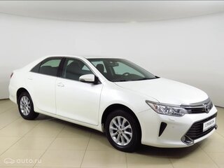 2015 Toyota Camry VII (XV50) Рестайлинг, белый, 1700000 рублей, вид 1