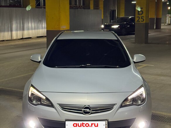 2012 Opel Astra GTC J Рестайлинг, белый, 750000 рублей - вид 1