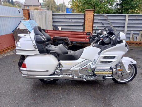 2009 Honda GL 1800 Gold Wing, белый, 1300000 рублей, вид 2