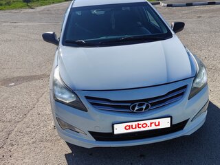 2015 Hyundai Solaris I Рестайлинг, белый, 800000 рублей, вид 1