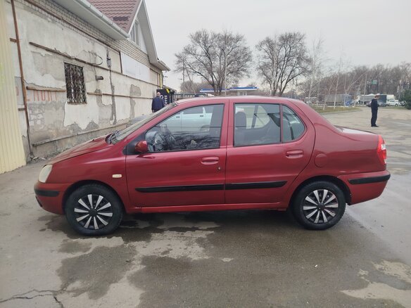 2007 Tata Indigo I, пурпурный, 300000 рублей - вид 5