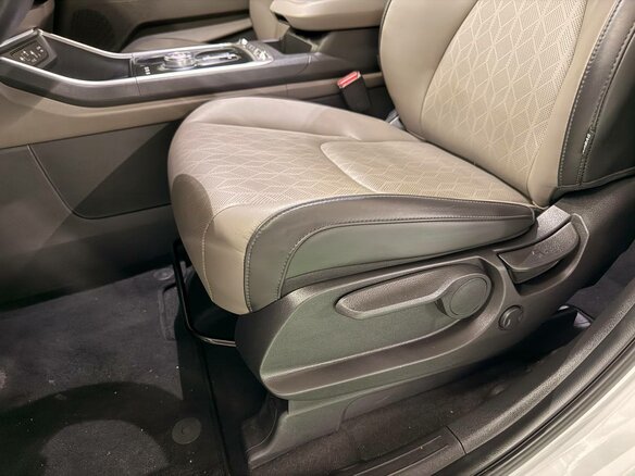 2024 Kia Carnival IV Рестайлинг, белый, 4800000 рублей - вид 8
